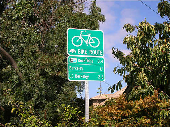 Oakland bicycle boulevard